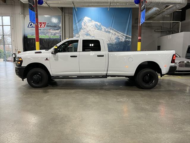 2026 RAM Ram 3500 RAM 3500 TRADESMAN CREW CAB 4X4 8 BOX