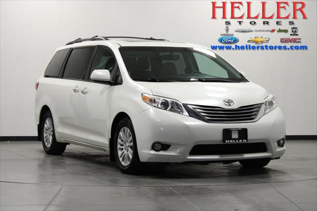 2017 Toyota Sienna XLE 8 Passenger