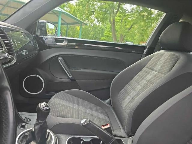 2012 Volkswagen Beetle 2.0T