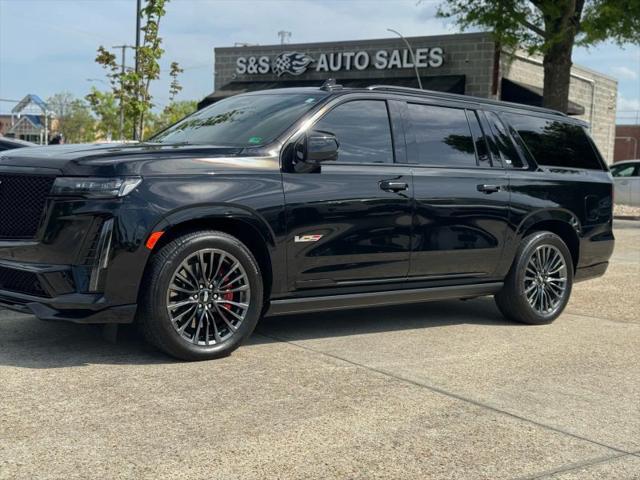 2023 Cadillac Escalade ESV 4WD V-Series