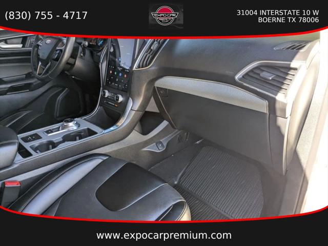 2022 Ford Edge Titanium