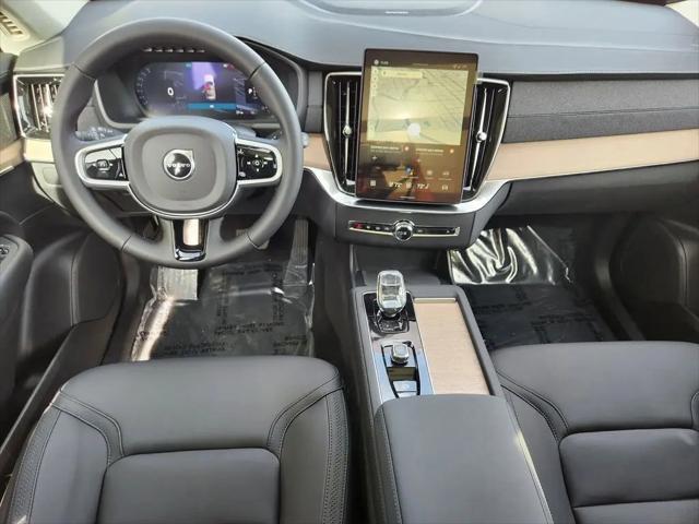 2026 Volvo XC90 Plus, B6 AWD Gas (mild hybrid), Gasoline, Bright, 7 Seats