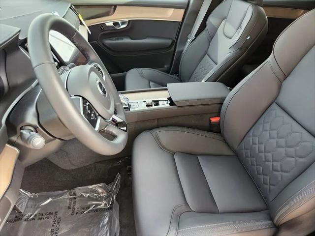 2026 Volvo XC90 Plus, B6 AWD Gas (mild hybrid), Gasoline, Bright, 7 Seats