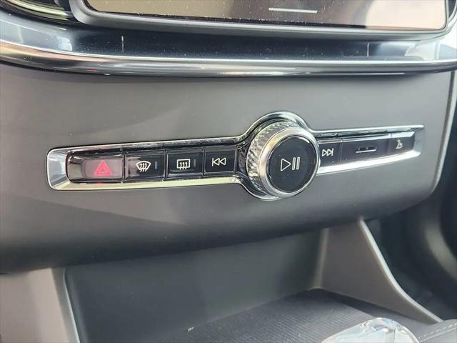 2026 Volvo XC90 Plus, B6 AWD Gas (mild hybrid), Gasoline, Bright, 7 Seats