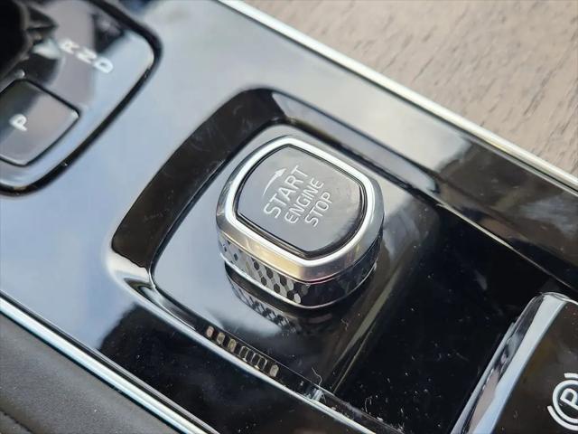 2026 Volvo XC90 Plus, B6 AWD Gas (mild hybrid), Gasoline, Bright, 7 Seats