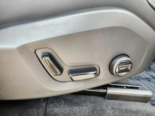 2026 Volvo XC90 Plus, B6 AWD Gas (mild hybrid), Gasoline, Bright, 7 Seats