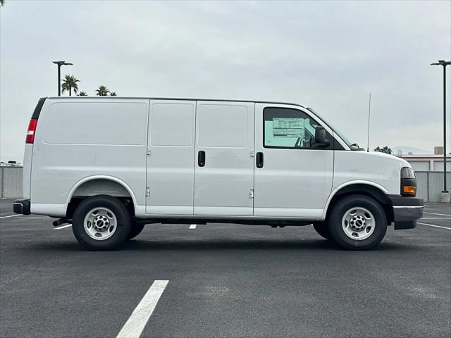 2025 GMC Savana Cargo RWD 3500 Regular Wheelbase Work Van