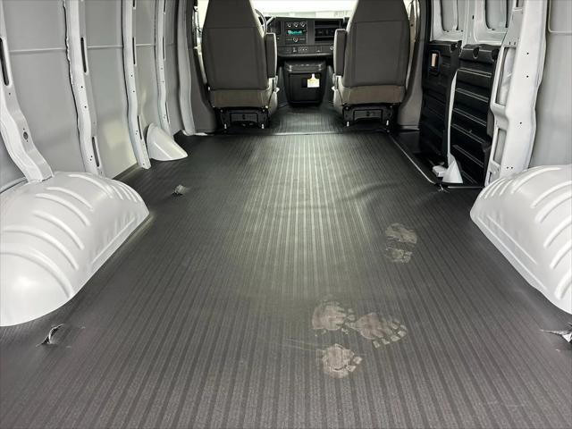 2025 GMC Savana Cargo RWD 3500 Regular Wheelbase Work Van