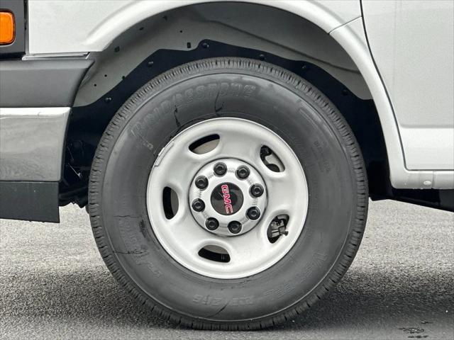2025 GMC Savana Cargo RWD 3500 Regular Wheelbase Work Van