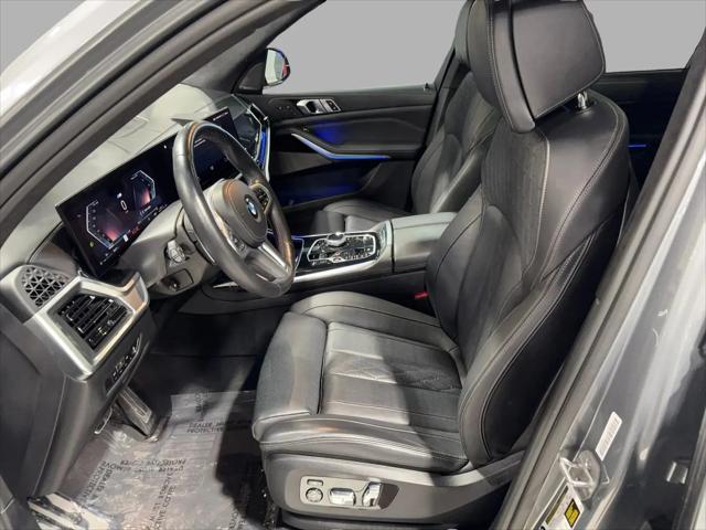 2023 BMW X7 M60i