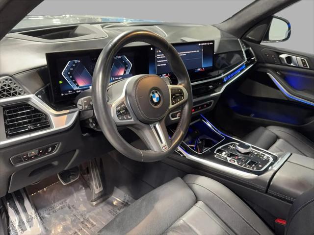 2023 BMW X7 M60i