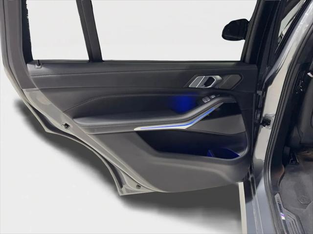 2023 BMW X7 M60i