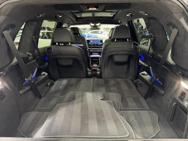 2023 BMW X7 M60i