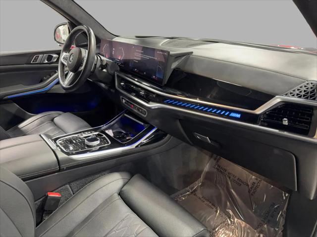 2023 BMW X7 M60i