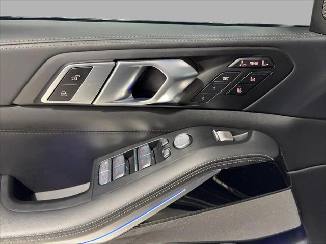 2023 BMW X7 M60i