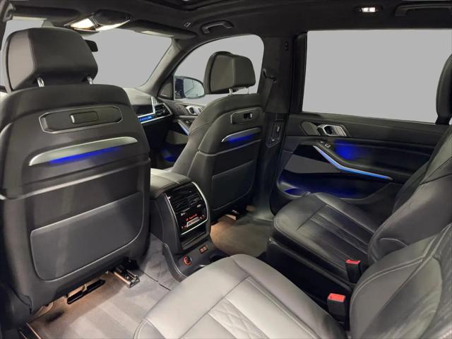2023 BMW X7 M60i