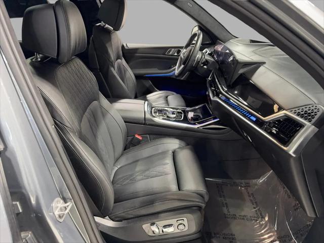 2023 BMW X7 M60i