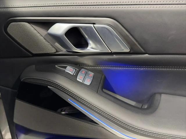 2023 BMW X7 M60i