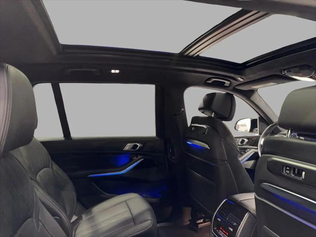 2023 BMW X7 M60i