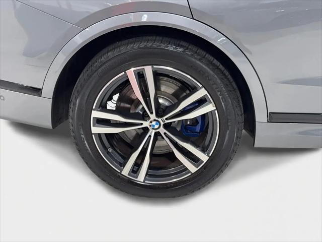 2023 BMW X7 M60i