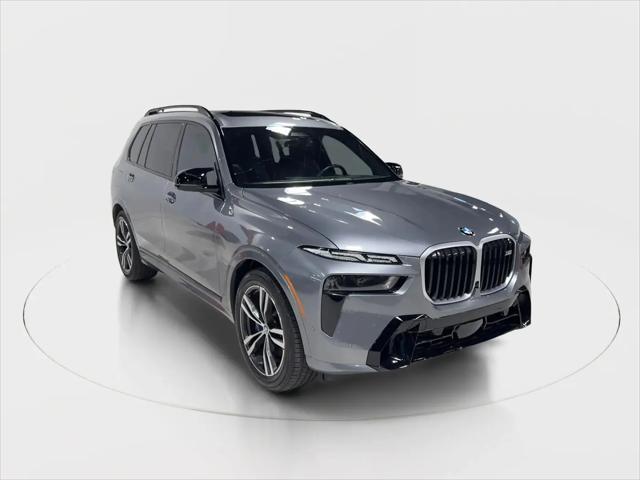 2023 BMW X7 M60i