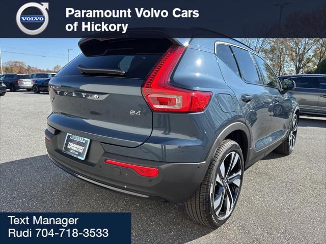 2026 Volvo XC40 Plus, B4 FWD Gas (mild hybrid), Dark