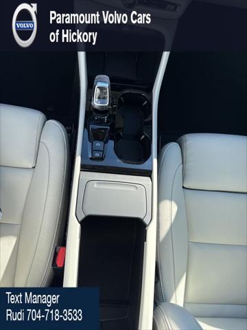 2026 Volvo XC40 Plus, B4 FWD Gas (mild hybrid), Dark