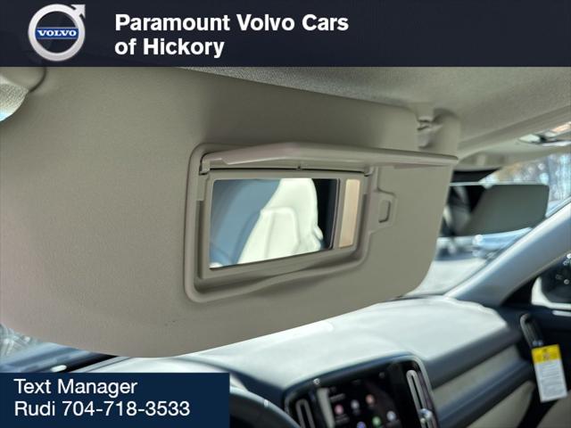 2026 Volvo XC40 Plus, B4 FWD Gas (mild hybrid), Dark