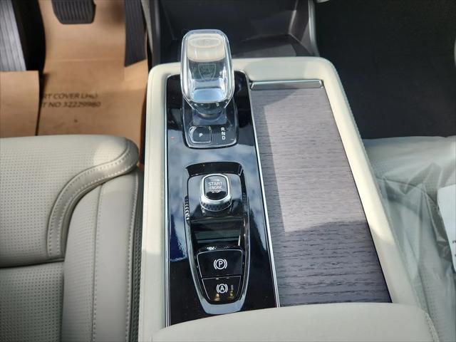 2026 Volvo XC90 Ultra, B6 AWD Gas (mild hybrid), Gasoline, Bright, 7 Seats