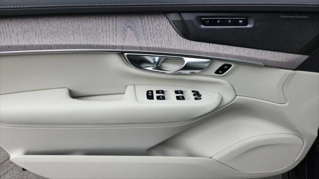 2026 Volvo XC90 Ultra, B6 AWD Gas (mild hybrid), Gasoline, Bright, 7 Seats