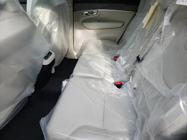 2026 Volvo XC90 Ultra, B6 AWD Gas (mild hybrid), Gasoline, Bright, 7 Seats