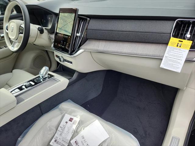2026 Volvo XC90 Ultra, B6 AWD Gas (mild hybrid), Gasoline, Bright, 7 Seats