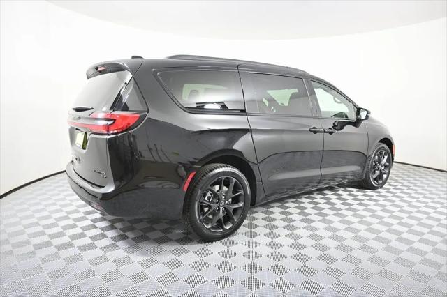2026 Chrysler Pacifica Limited AWD