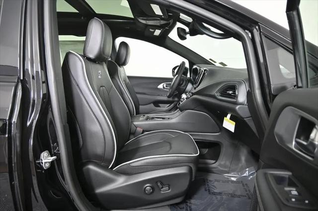 2026 Chrysler Pacifica Limited AWD