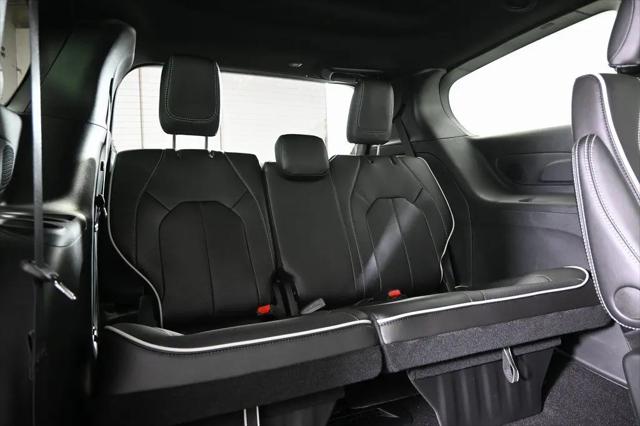 2026 Chrysler Pacifica Limited AWD