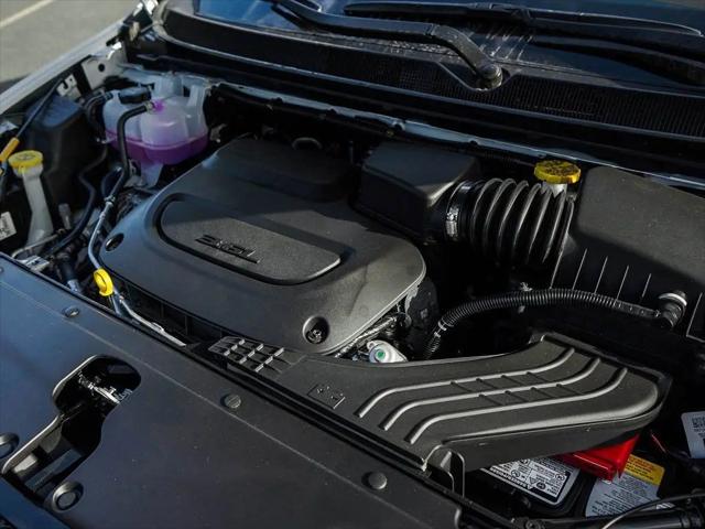2026 Chrysler Pacifica Select AWD