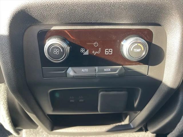 2026 GMC Acadia Elevation FWD