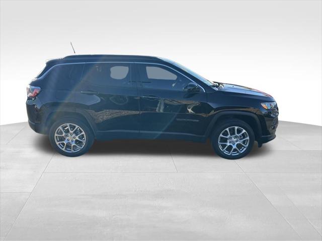 2022 Jeep Compass Latitude Lux 4x4