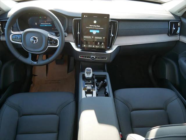 2026 Volvo XC90 Core, B6 AWD Gas (mild hybrid), Gasoline, Bright, 7 Seats