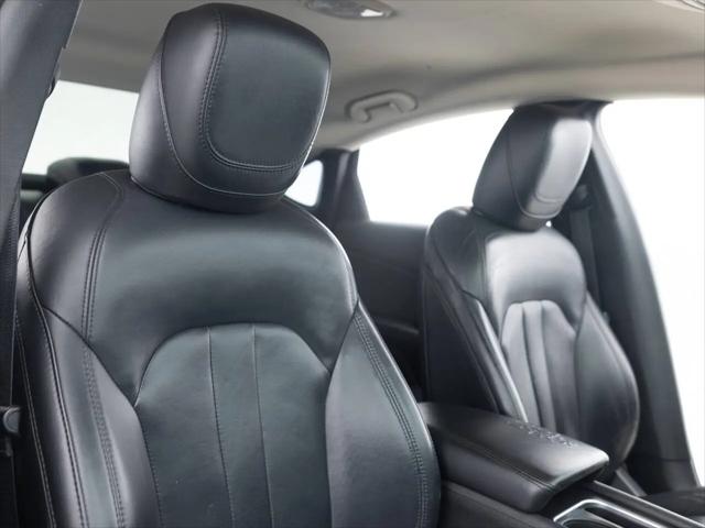 2017 Chrysler 200 Limited Platinum