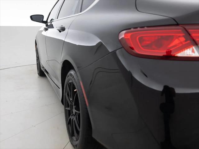 2017 Chrysler 200 Limited Platinum