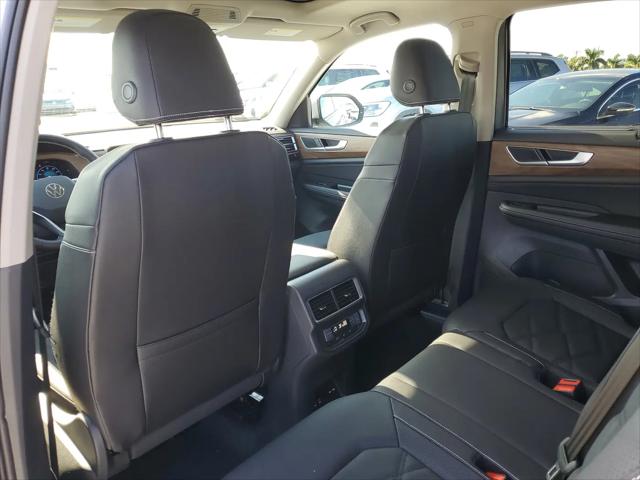 2026 Volkswagen Atlas SE with Technology