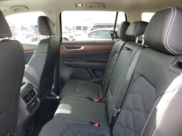 2026 Volkswagen Atlas SE with Technology