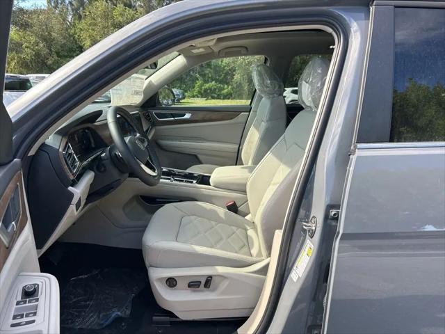 2026 Volkswagen Atlas SE with Technology