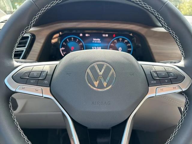 2026 Volkswagen Atlas SE with Technology