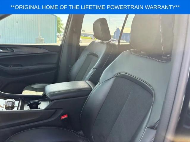 2025 Jeep Grand Cherokee Altitude X 4x4