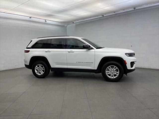 2025 Jeep Grand Cherokee GRAND CHEROKEE LAREDO 4X4