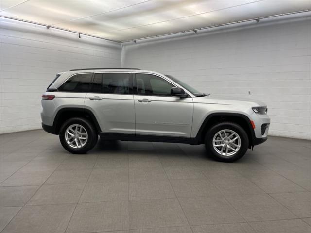 2025 Jeep Grand Cherokee GRAND CHEROKEE LAREDO 4X4