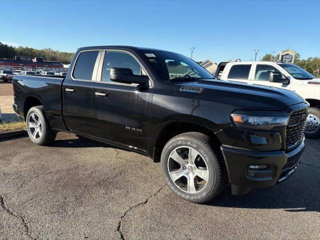 2026 RAM Ram 1500 RAM 1500 EXPRESS QUAD CAB 4X4 64 BOX