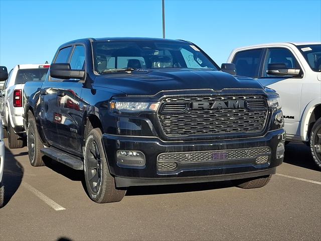 2026 RAM Ram 1500 RAM 1500 EXPRESS CREW CAB 4X4 57 BOX